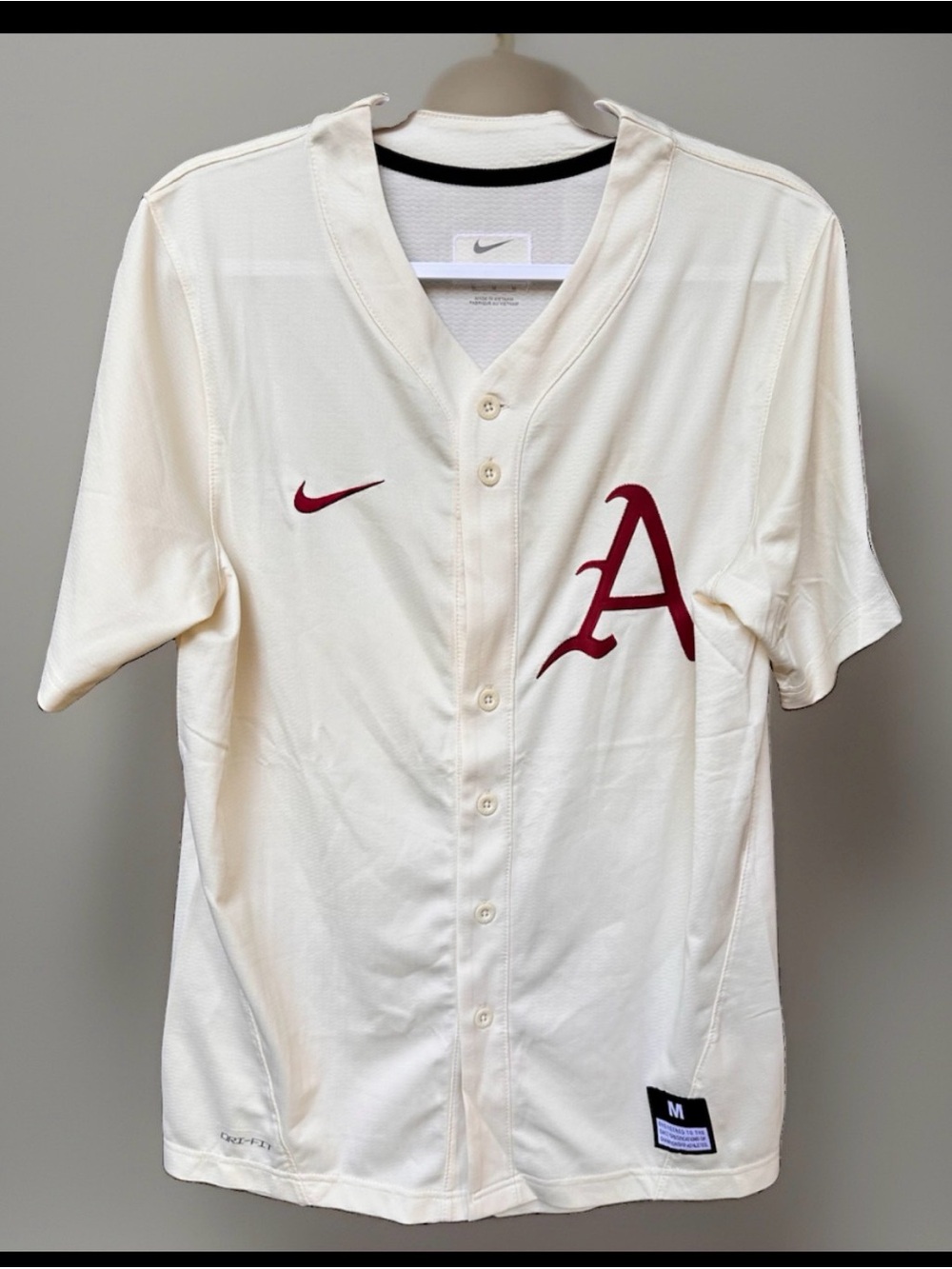 NWOT Nike University Arkansas Razorbacks alternate cream baseball jersey M